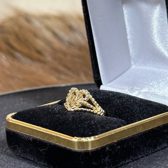 Love Heart Ring - Picture 3 of 4